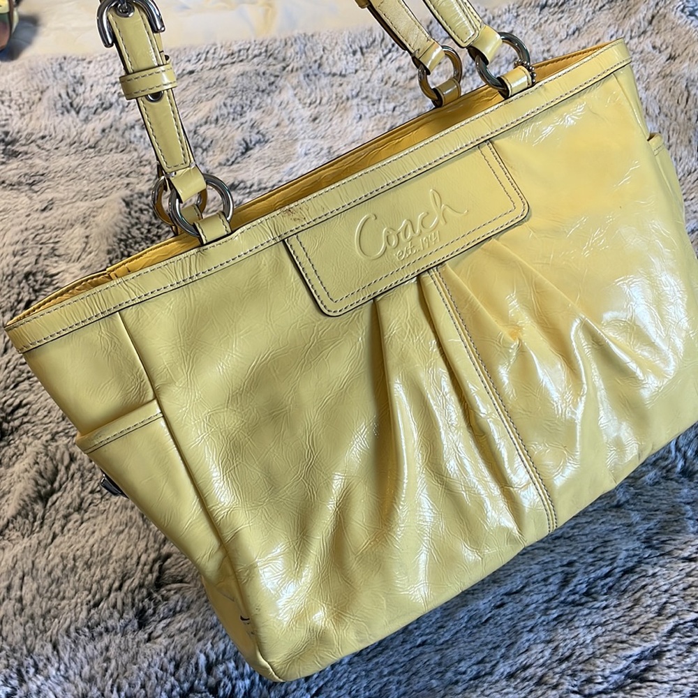 Y2K Pale Yellow Coach Bag - Picture 13 of 16